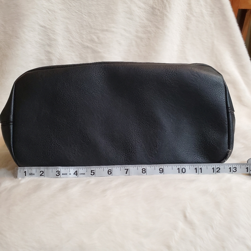Reaction Kenneth Cole Black Tote Bag - Picture 8 of 12